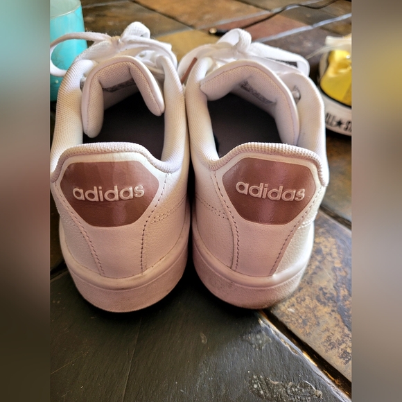 Lightly worn addidas - Picture 3 of 3